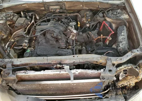 2004 Ford Escape Xlt z USA, uszkodzony, nr VIN 1FMYU03154KB52292